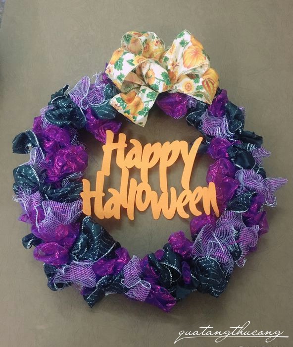 Vòng treo Halloween ruy băng xanh tím